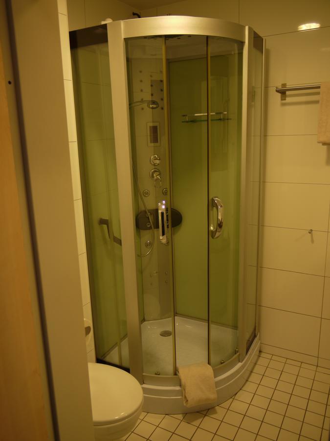 Ruhrstadtarena Hotel ヘルネ エクステリア 写真